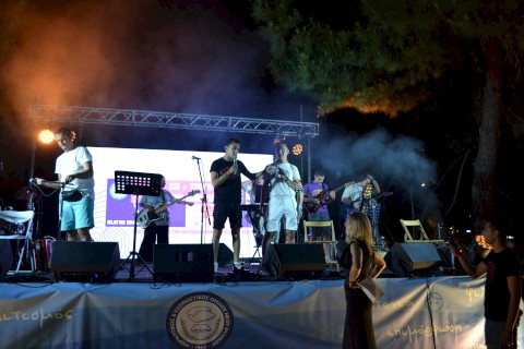 "ΖΩ ΚΑΙ ΤΡΑΓΟΥΔΩ ΔΕΝ ΕΞΑΡΤΩΜΑΙ 2024"