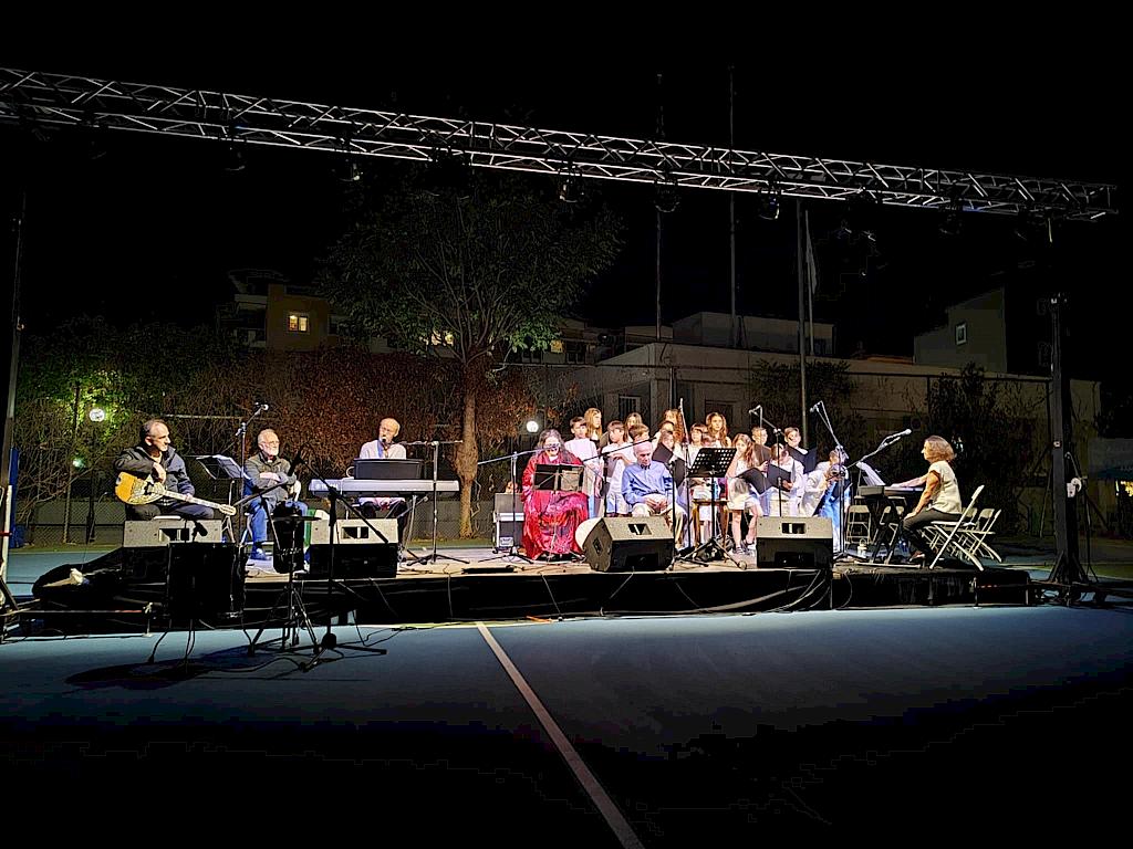 ΜΙΚΗΣ * 100, Η ΣΥΝΑΥΛΙΑ!