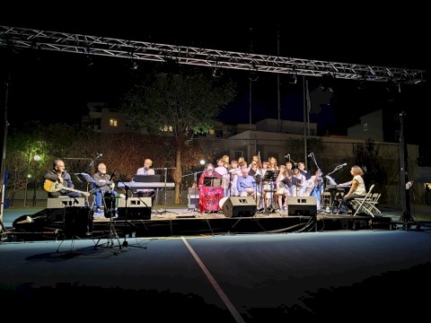 ΜΙΚΗΣ * 100, Η ΣΥΝΑΥΛΙΑ!